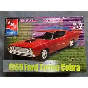 AMT 1969 Ford Torino Cobra 1:25 Model Kit #31745 New Sealed‎